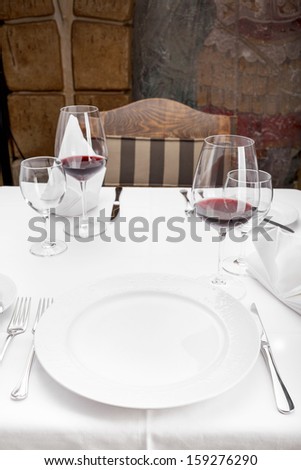Fine dining restaurant/Dinner table place setting.