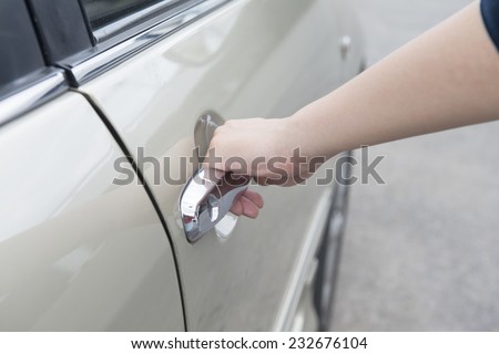 hand opening car door