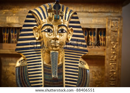Modern copy of Tutankhamen\'s funerary mask.