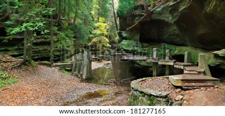 A Foot Bridge In The Scenic Old Man\'s Cave State Park During Autumn, The Hocking Hills Region Of Central Ohio, USA