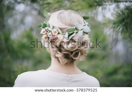Beautiful blonde bride\'s hairstyle,back view