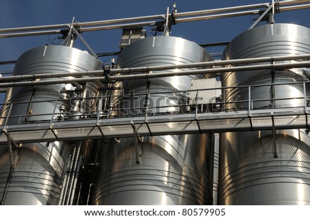 inoxidable metal wine tank in Provence
