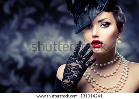 Retro Woman Portrait. Vintage Style Girl Wearing Old Fashioned Hat And Gloves, Retro Hairstyle And Make-Up