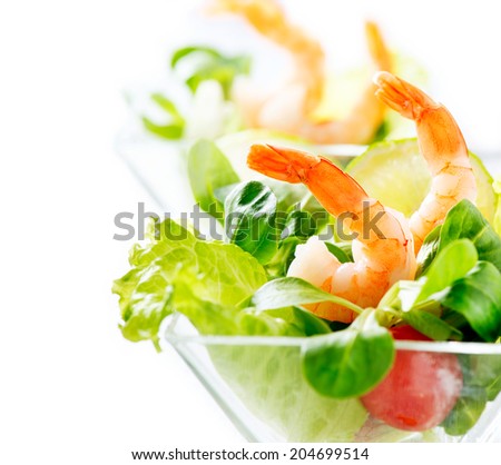 Prawn salad. Healthy Shrimp Salad with mixed greens and tomatoes. Diet. Weight Loss Food. Shrimps