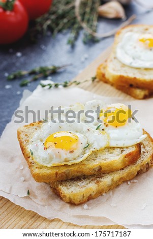 Sandwich with fried eggs