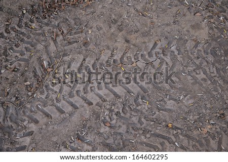 tire dirt; traces of transport; traces of technique;