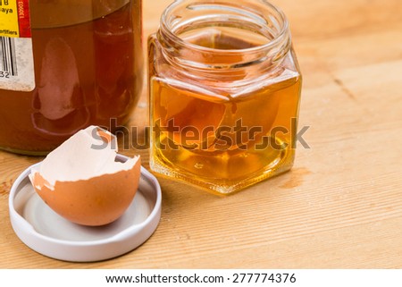 Egg shell soak in apple cider vinegar as home remedy to relieve itchy skin