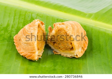 Delicious curry puffs with spicy sweet potatoes fillings