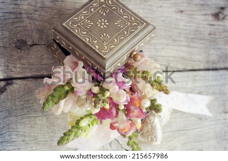 Jewelry box with flowers