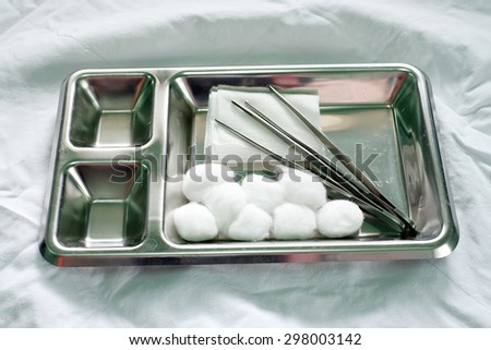 set dressing often used supplies in a medical for cleaning wounds