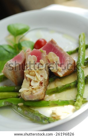 tuna with asparagus
