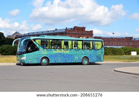 SAINT-PETERSBURG, RUSSIA,  AUGUST 1, 2014: Sightseeing bus waits for tourists, Saint-Petersburg, Russia