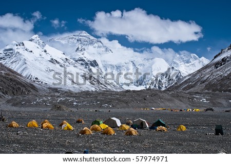 mount everest with snow covered in summer