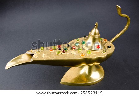 golden aladdin lamp