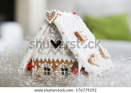 Christmas gingerbread, gingerbread house, small house