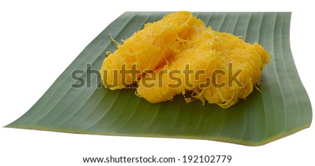 golden threads thai dessert on banana leaf