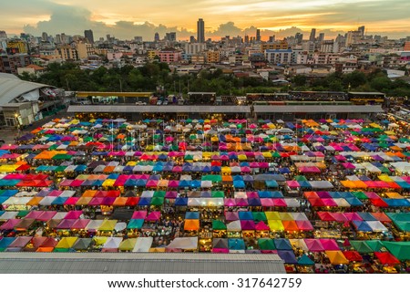 Train Night Market Ratchada - Bangkok (Second-Hand)