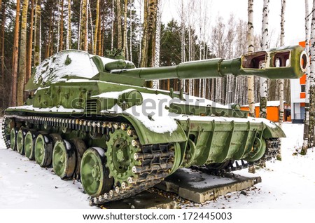 Heavy tank with snow ready to action