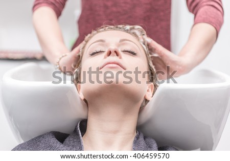 woman make shampoo at the hair dresser