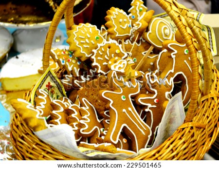 Christmas basket with ginger bread