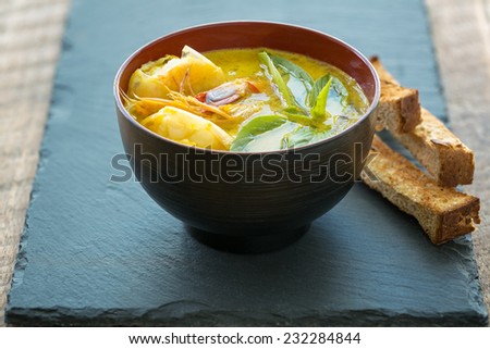 Curry soup and bread