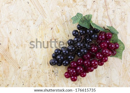Purple grapes and red grapes