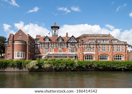 TWICKENHAM, MIDDLESEX/UK - MAY 8 : St James Independent School for Boys at Twickenham Middlesex on May 8, 2005