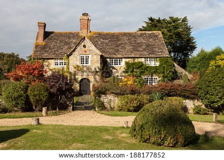 WISBOROUGH GREEN, SUSSEX/UK - OCTOBER 15 : Desirable detached house in Wisborough Green Sussex on October 15, 2009