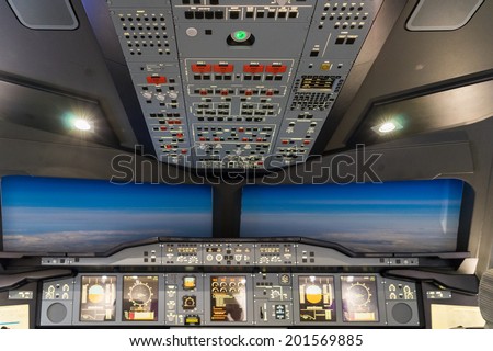 LONDON - JUNE 25 : Airbus A-380-800 flight simulator in London on June 25, 2014