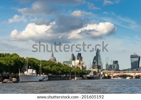 LONDON - JUNE 25 : Floating restaurant and bar on the River Thames in London on June 25, 2014