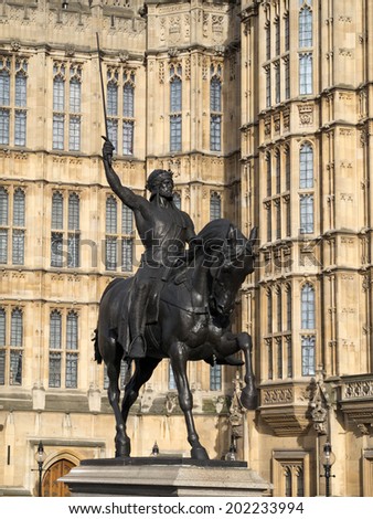 LONDON - FEBRUARY 3 : Richard the Lionheart statue outside the House of Lords in London on February 3, 2104