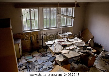 chaos office Room