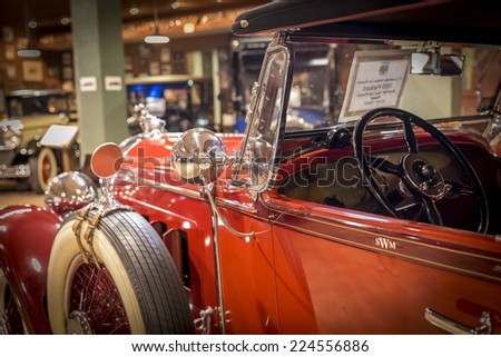 FORT LAUDERDALE, FLORIDA, USA - AUGUST 30: Fort Lauderdale Antique Car Museum exhibits a collection of Packard autos on August 30, 2014 in Fort Lauderdale, USA.