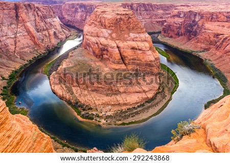 Arizona Horseshoe Bend on Colorado River in Glen Canyon, Arizona, USA