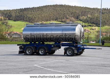 trailer to carry liquids
