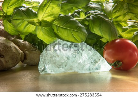 luminous crystal with basil, tomatoes ans ginger