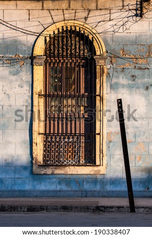 decaying colonial architecture, Cuba