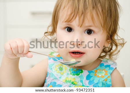 eating with spoon