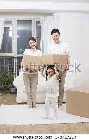 Family moving to a new house