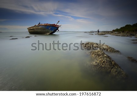 A boat capsized in the Sea