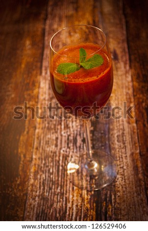 freshly squeezed organic vegetable and fruit juice