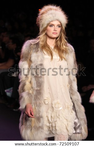 new york february 16 top model lily donaldson walks the runway at