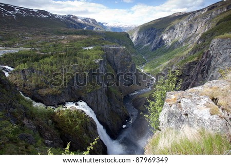 Voringsfossen waterfall has a total drop of 182 meters, and a major drop of 163 meters.