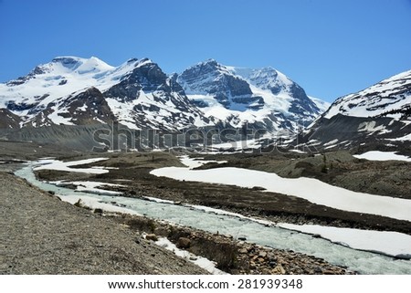 Beautiful Mountains Surrounding Columbia Ice Field, Jasper National Park