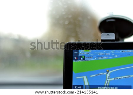 Satellite navigation system on windscreen