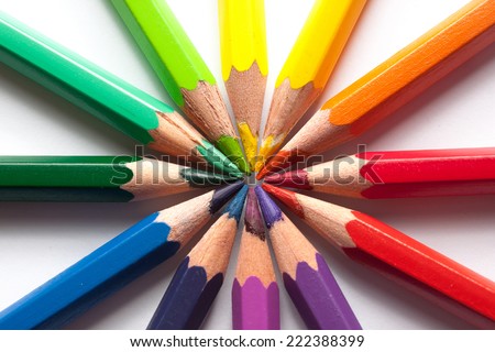 colored pencils color wheel