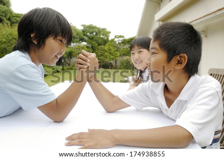 Japanese children Arm wrestling