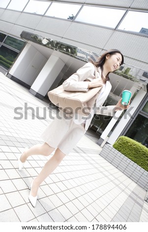 Japanese business lady on the move