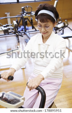 old man to exercise