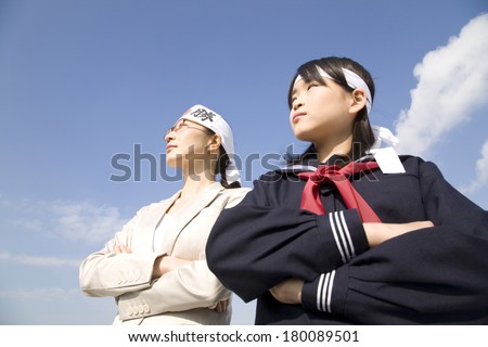 Female junior high student and the private supplementary lecturer who fold its arms